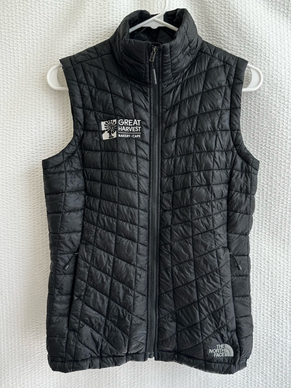 The North Face ThermoBall Eco Trekker Black Quilted Vest Women’s Small Logo